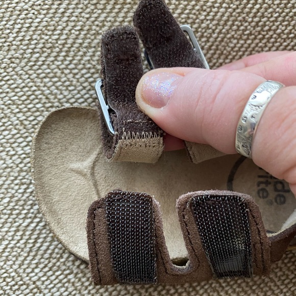 Stride Rite Suede Leo Sandals with Velcro Straps for Baby. Dark Brown. Size 4. - Picture 13 of 16